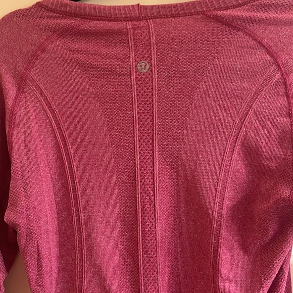 EUC Lululemon Pink Berry Long Sleeved Swiftly Tech Top- Size 8 - Picture 9 of 10
